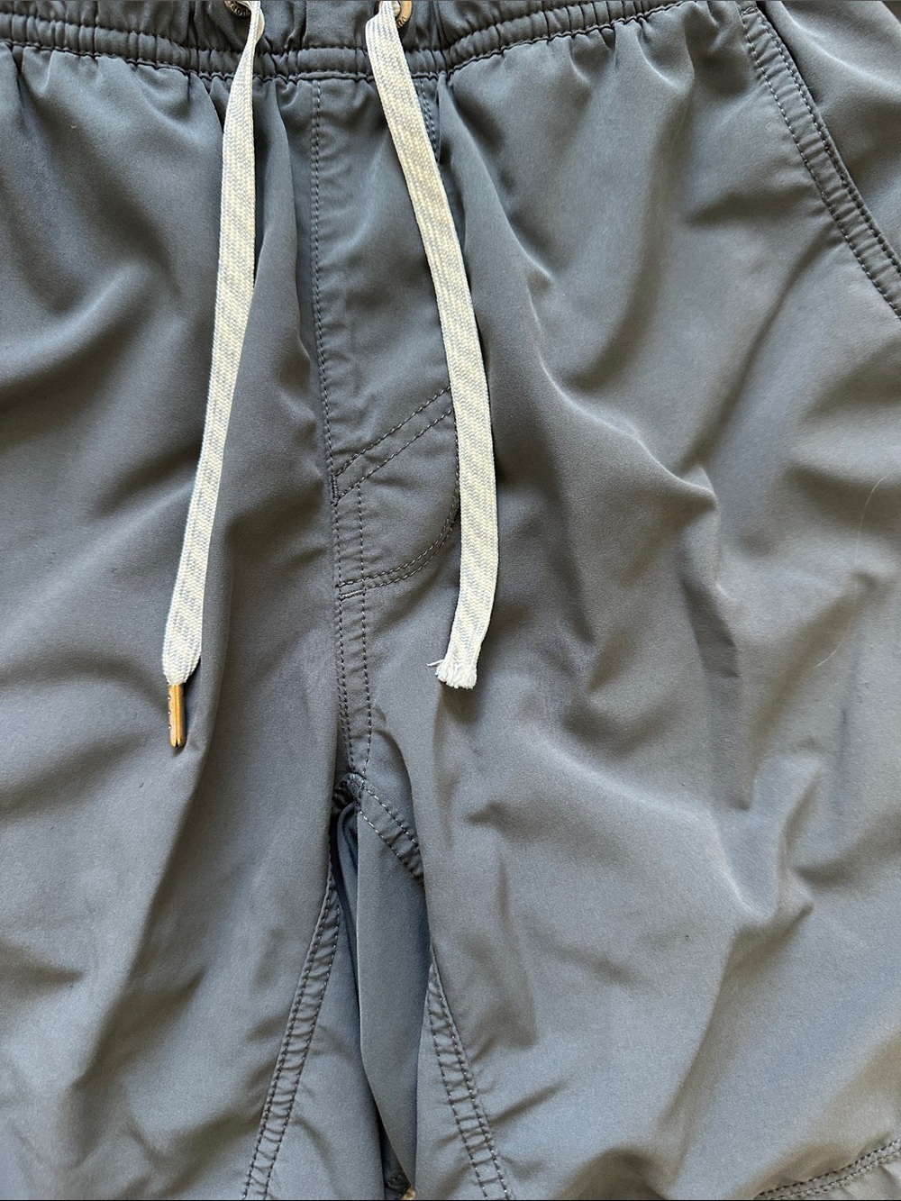 Vuori Kore Short Lined 7" inseam Brand new Charcoal - Picture 4 of 4
